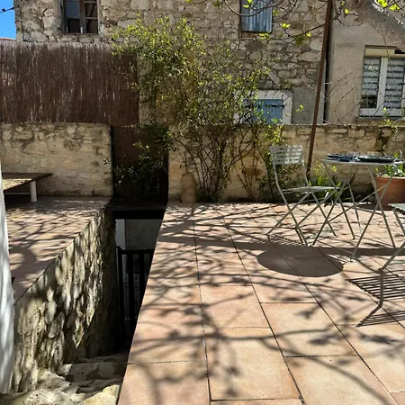 La Vue De La Calade Holiday home *