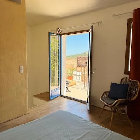 La Vue De La Calade Holiday home *